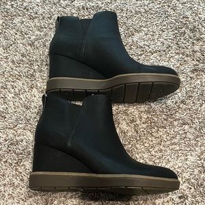 Dr Scholls Wedge Bootie. Size 9. Never worn